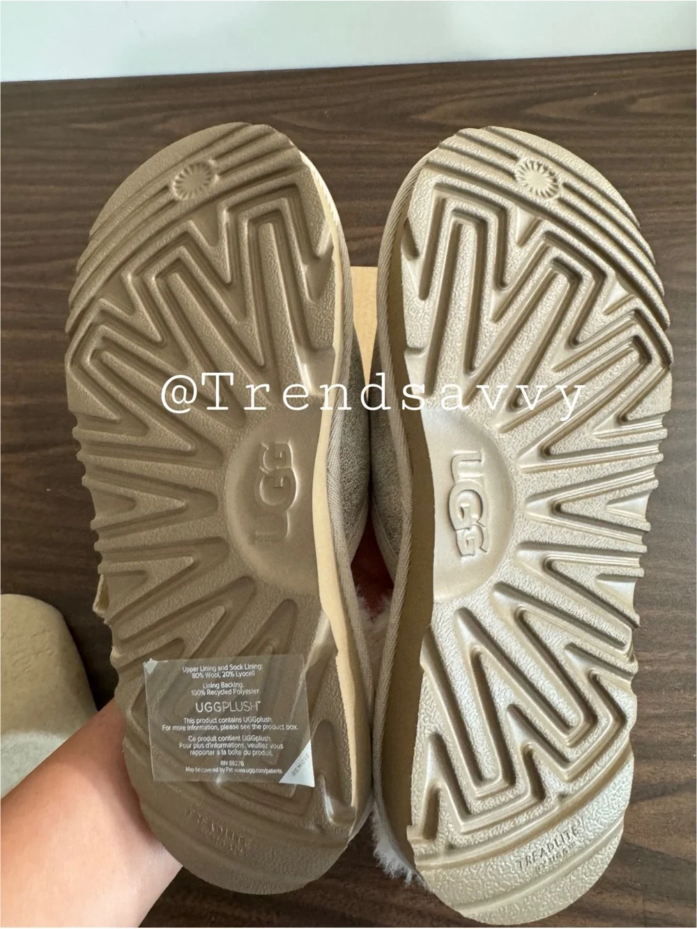 UGG Kids Keegan Metallic Gold Faux Fur Slippers 3M Big Kid Cozy Shoes NWT